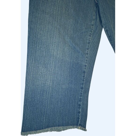 Levis Womens 18 516 Capri Jeans Blue Denim Cut-Off Style Just Shadows - Picture 3 of 8